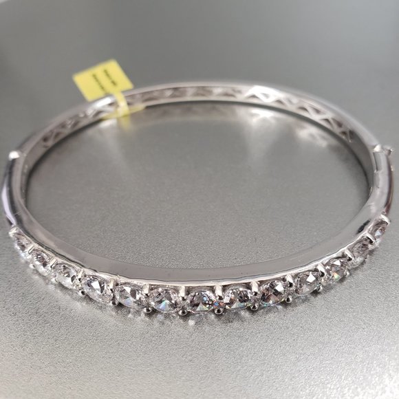 11.15 cts Swarovski Sterling Silver Bangle Bracelet - Picture 3 of 13